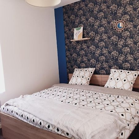 L'Artistique, 4 Lits, 2 Chambres, Stationnement Gratuit, Spacieux, Atypique أميا المظهر الخارجي الصورة
